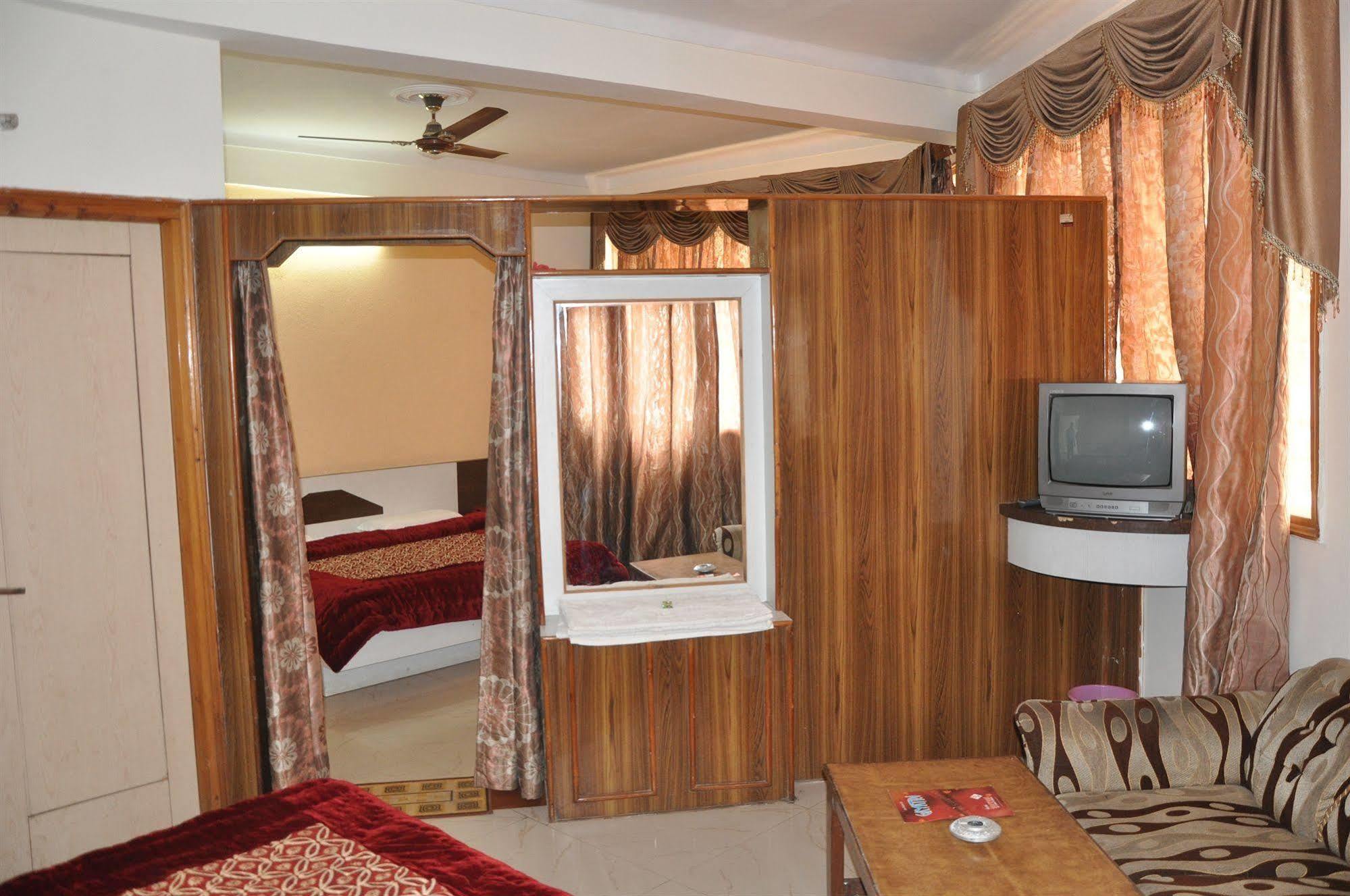 Hotel Bhawani International Katra  Luaran gambar